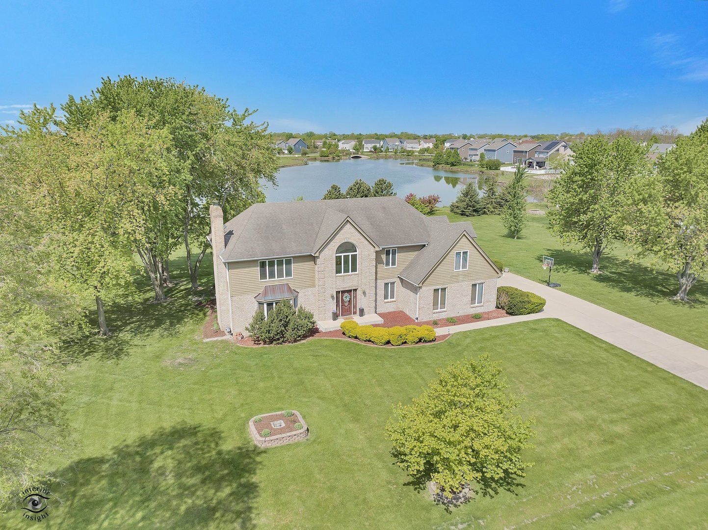 Property Photo: 17628 S Williamsburg Drive IL 60586