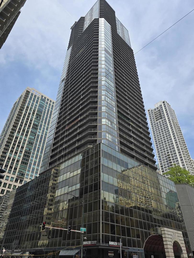 Property Photo: 10 E Ontario Street 2104 IL 60611