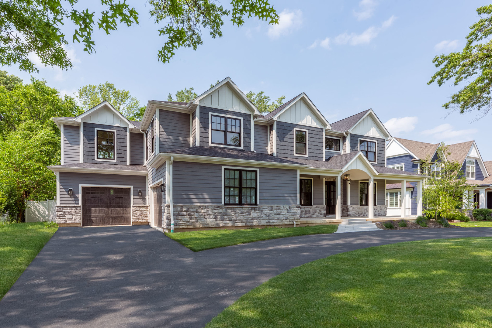 Property Photo: 1418 W Maude Avenue IL 60004