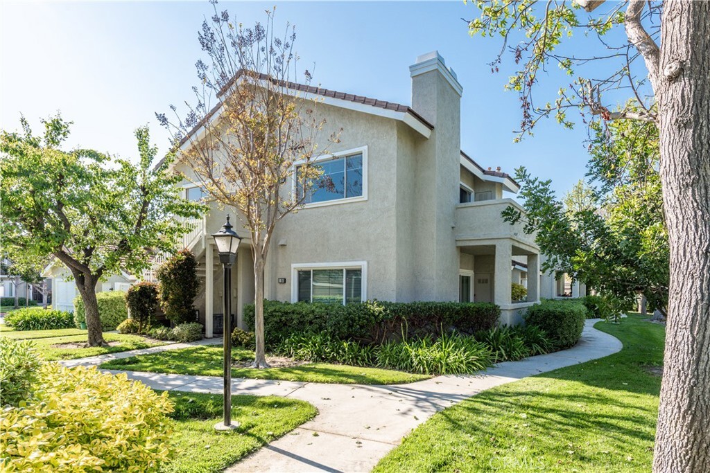 Property Photo: 126 Greenmoor 5 CA 92614