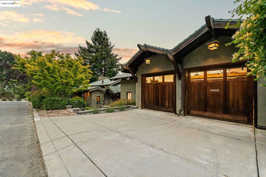 Property Photo:  105 Vicente Rd  CA 94705 