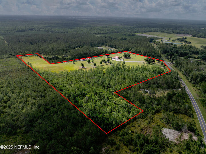 Property Photo: 14888 NE 148th Path FL 32083