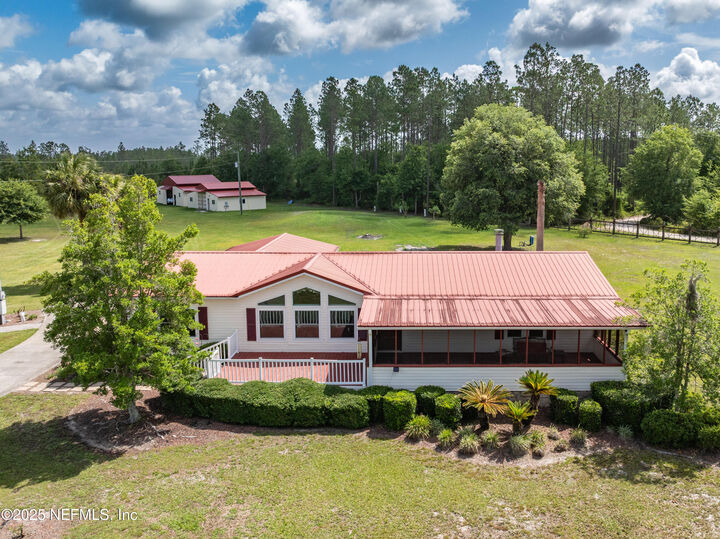 Property Photo: 14888 NE 148th Path FL 32083