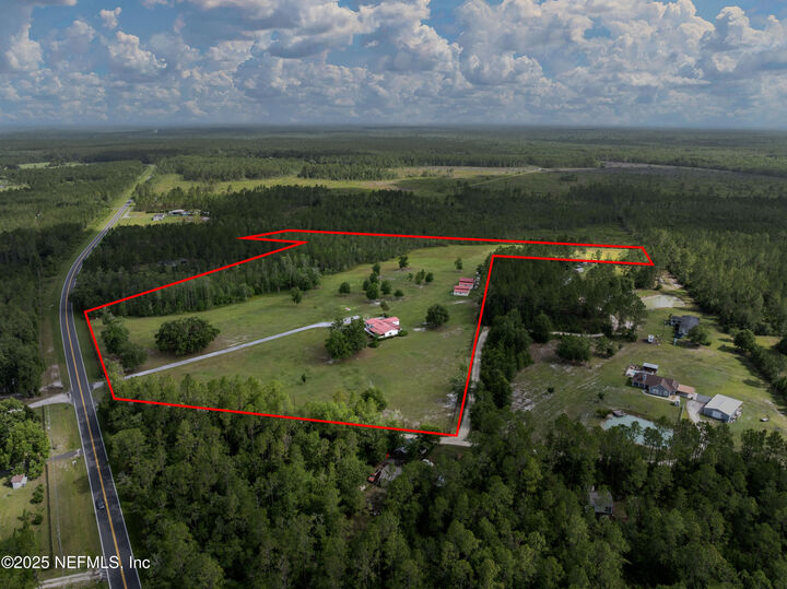Property Photo:  14888 NE 148th Path  FL 32083 