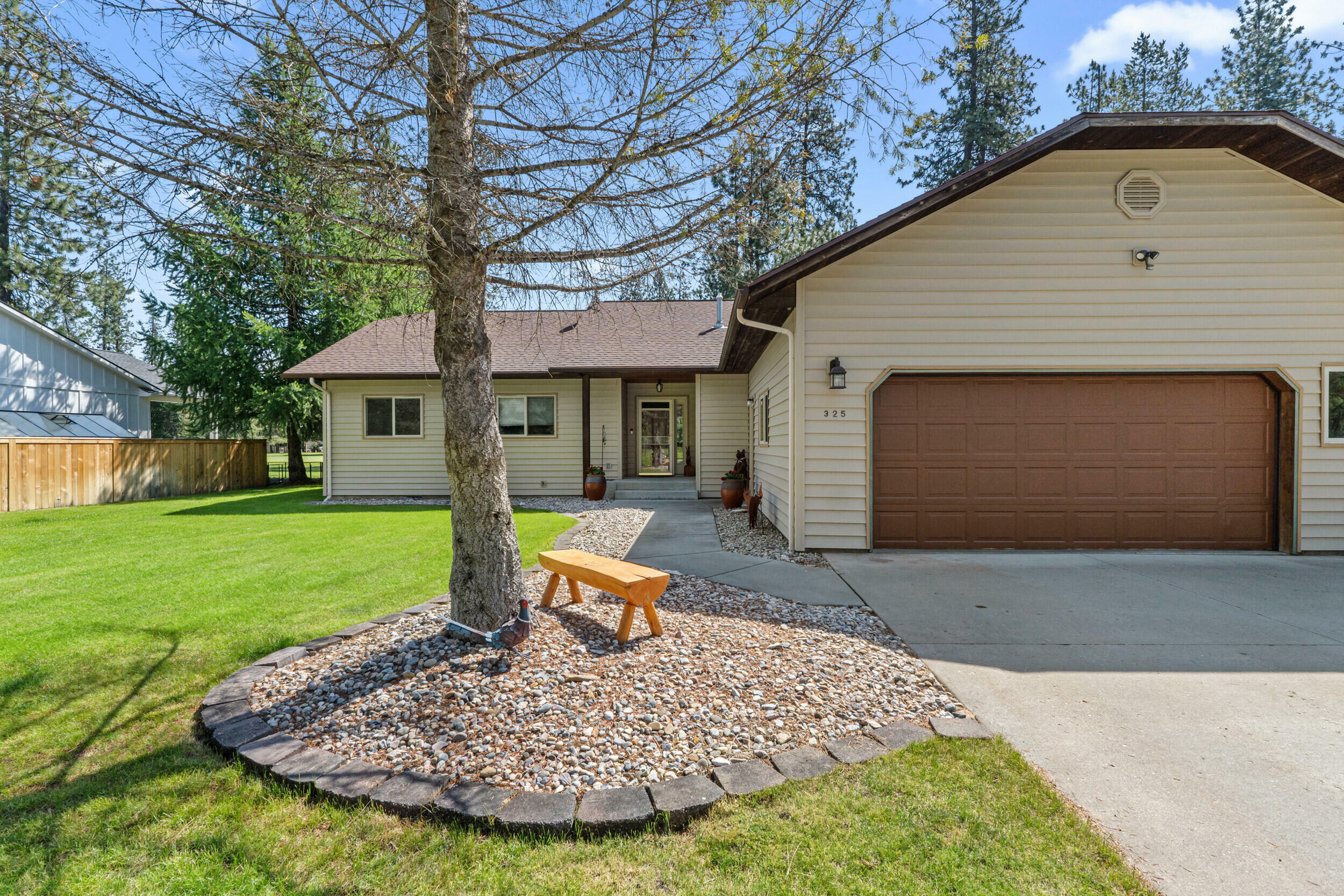 Property Photo: 325 Hogans Way WA 99109