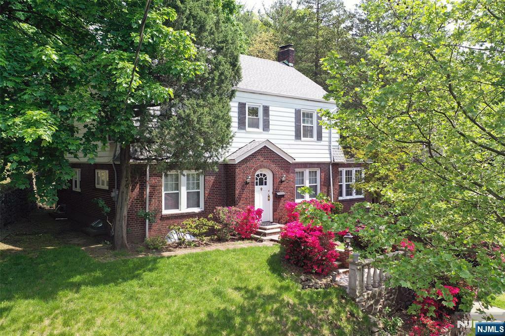 85 Paulin Boulevard  Leonia NJ 07605 photo