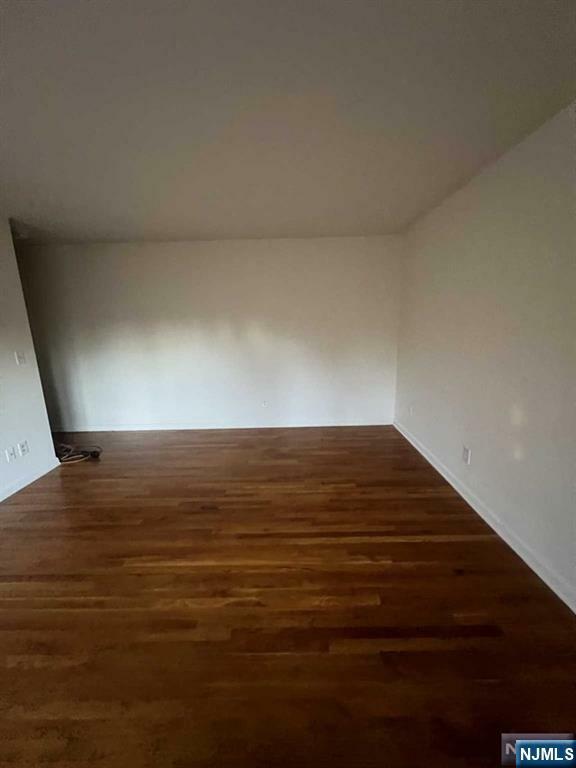 Property Photo:  312 Spring Avenue 2B  NJ 07450 
