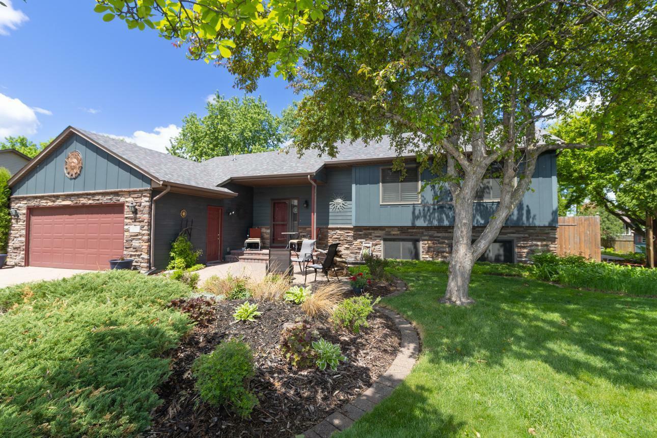 Property Photo: 977 Brooks Court E MN 55109