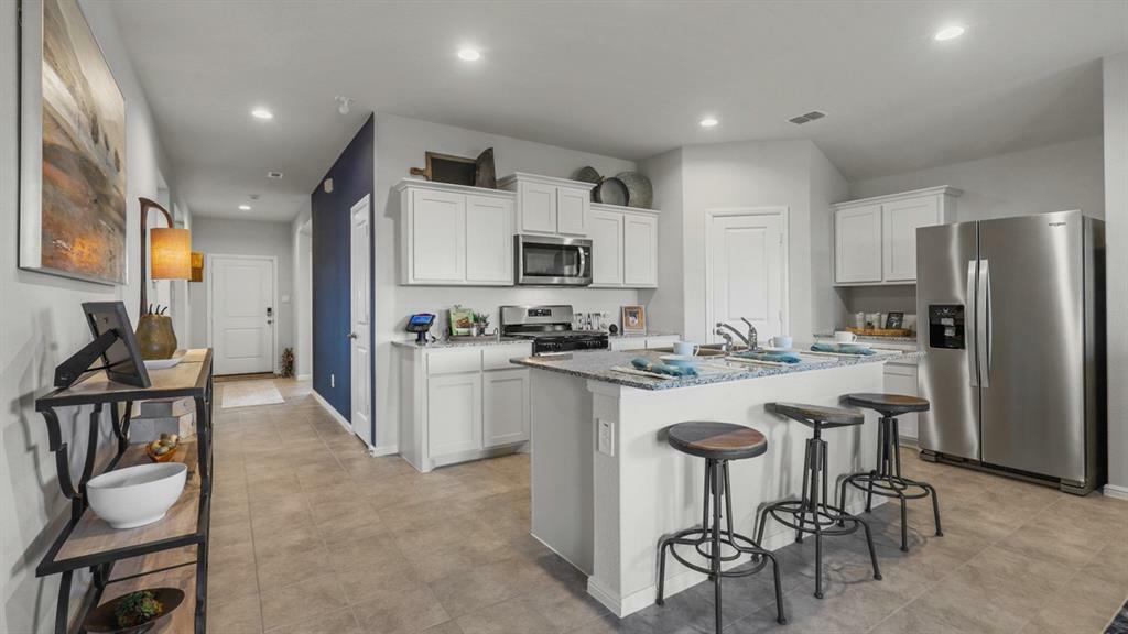 Property Photo: 9428 Mountain Pass Drive TX 76108