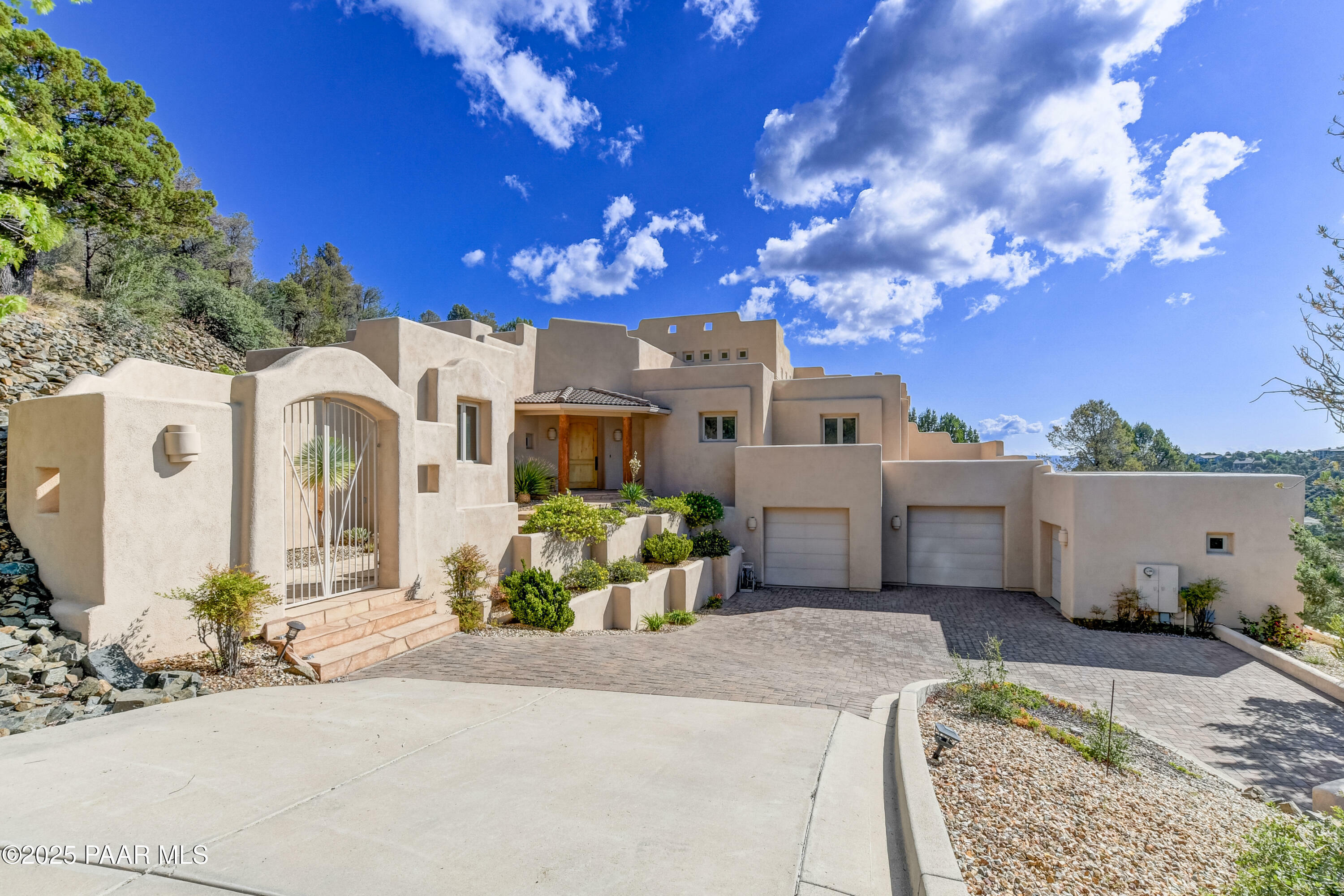 Property Photo: 628 W Lee Boulevard AZ 86303