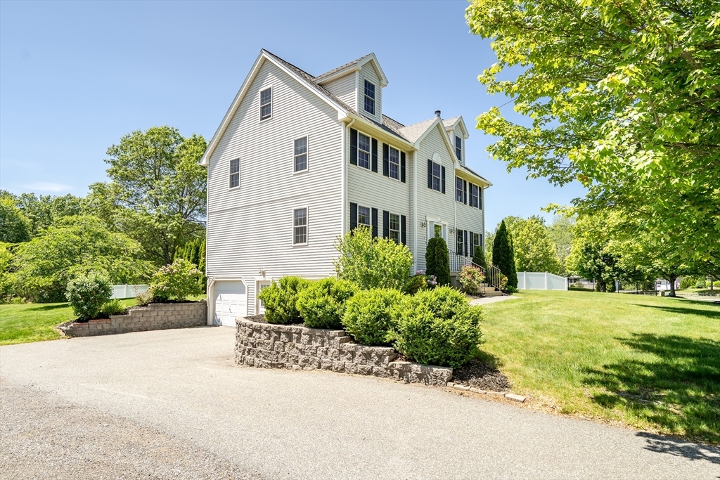 Property Photo:  7 Sequoia Dr  MA 01887 