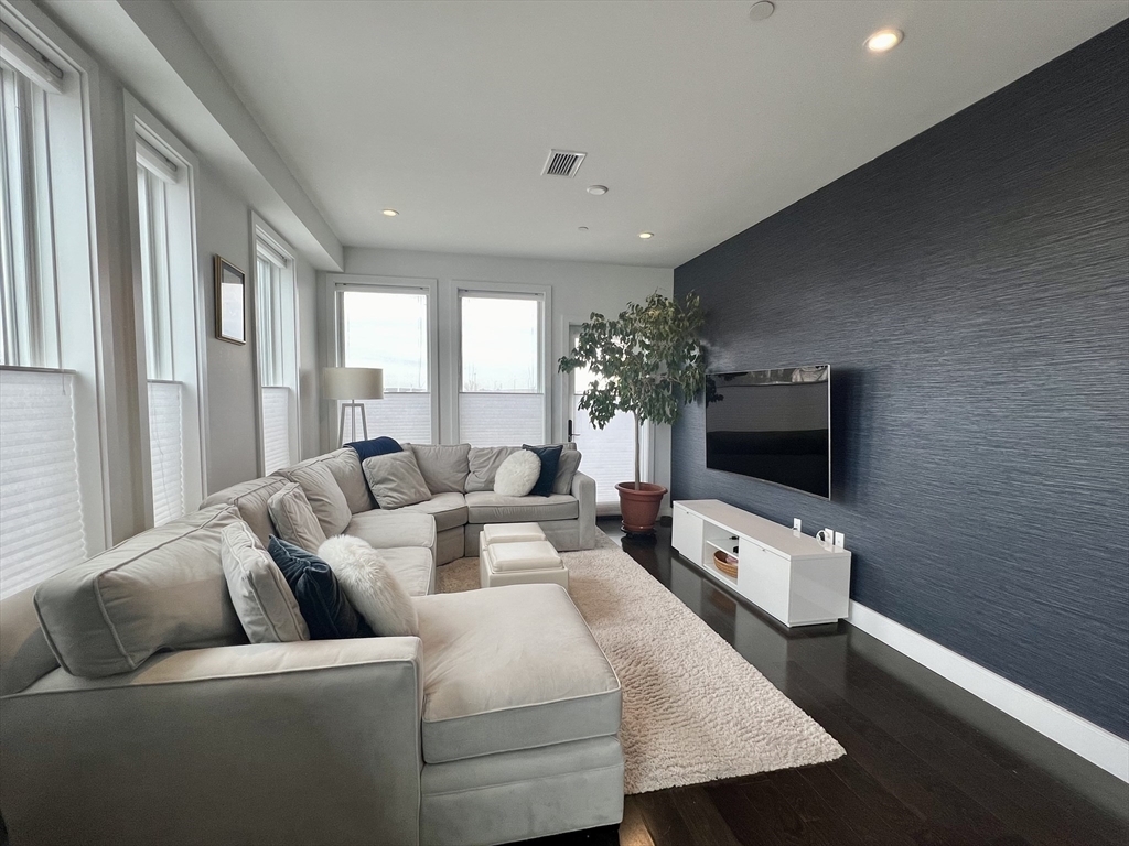 Property Photo: 2 West 6th Street 307 MA 02127