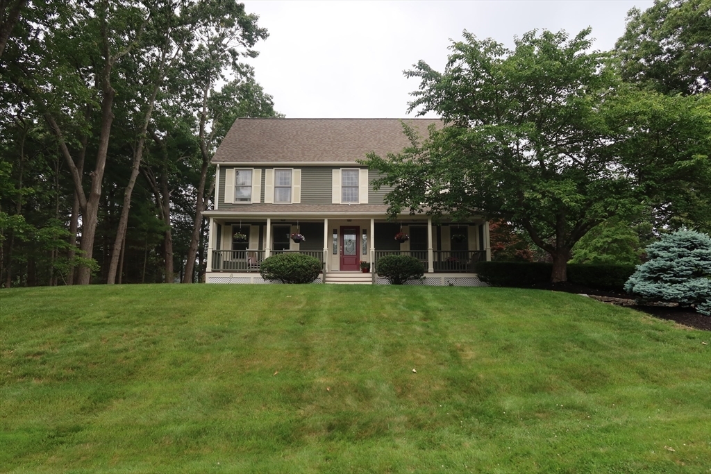 Property Photo:  12 Hampton Court  MA 02032 