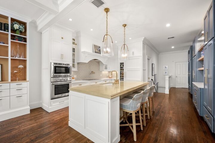 Property Photo: 255 Commonwealth Ave 2 MA 02116