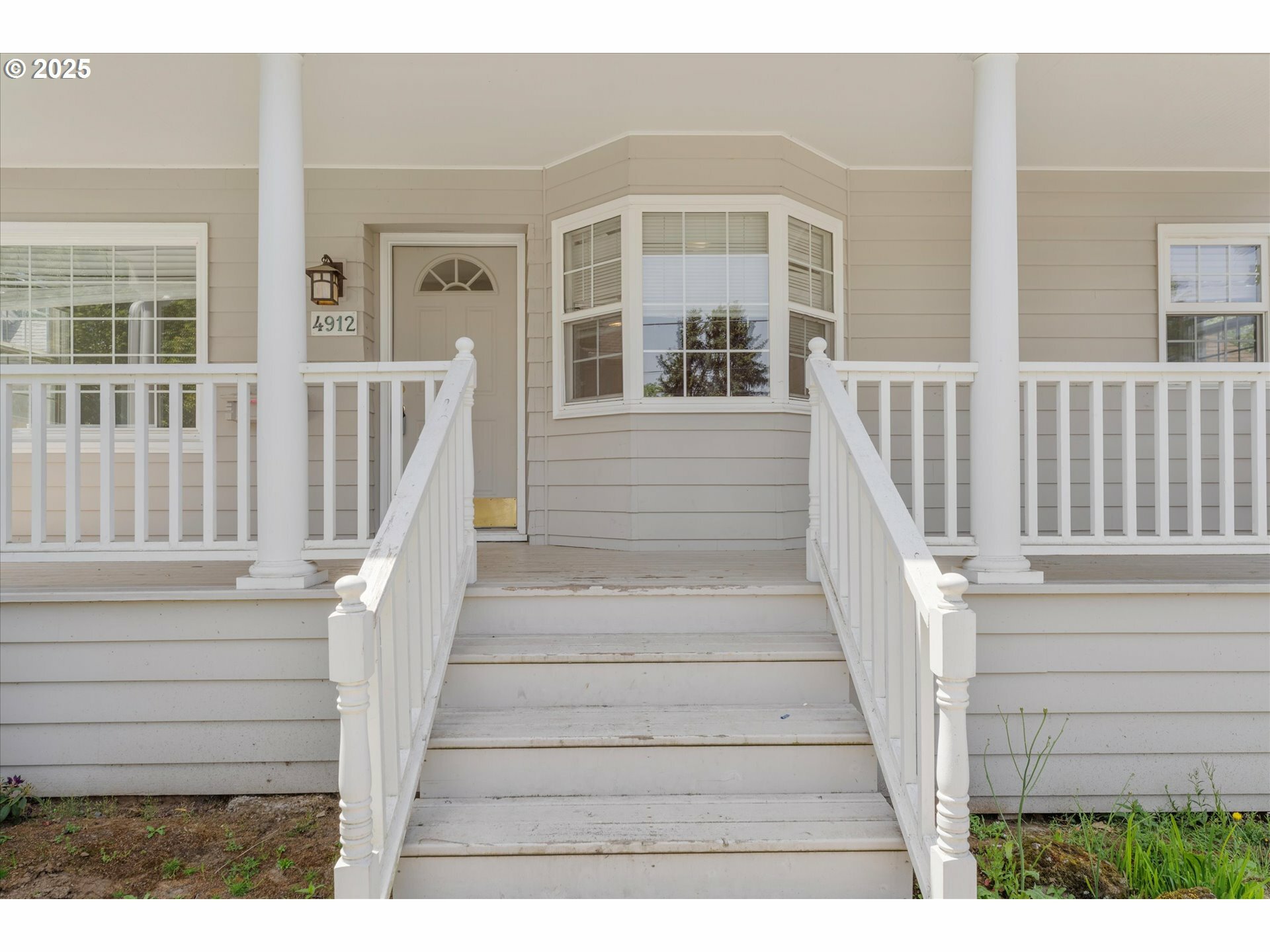 Property Photo: 4912 N Yale St OR 97203
