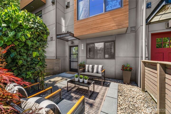 Property Photo: 203 20th Avenue E WA 98112