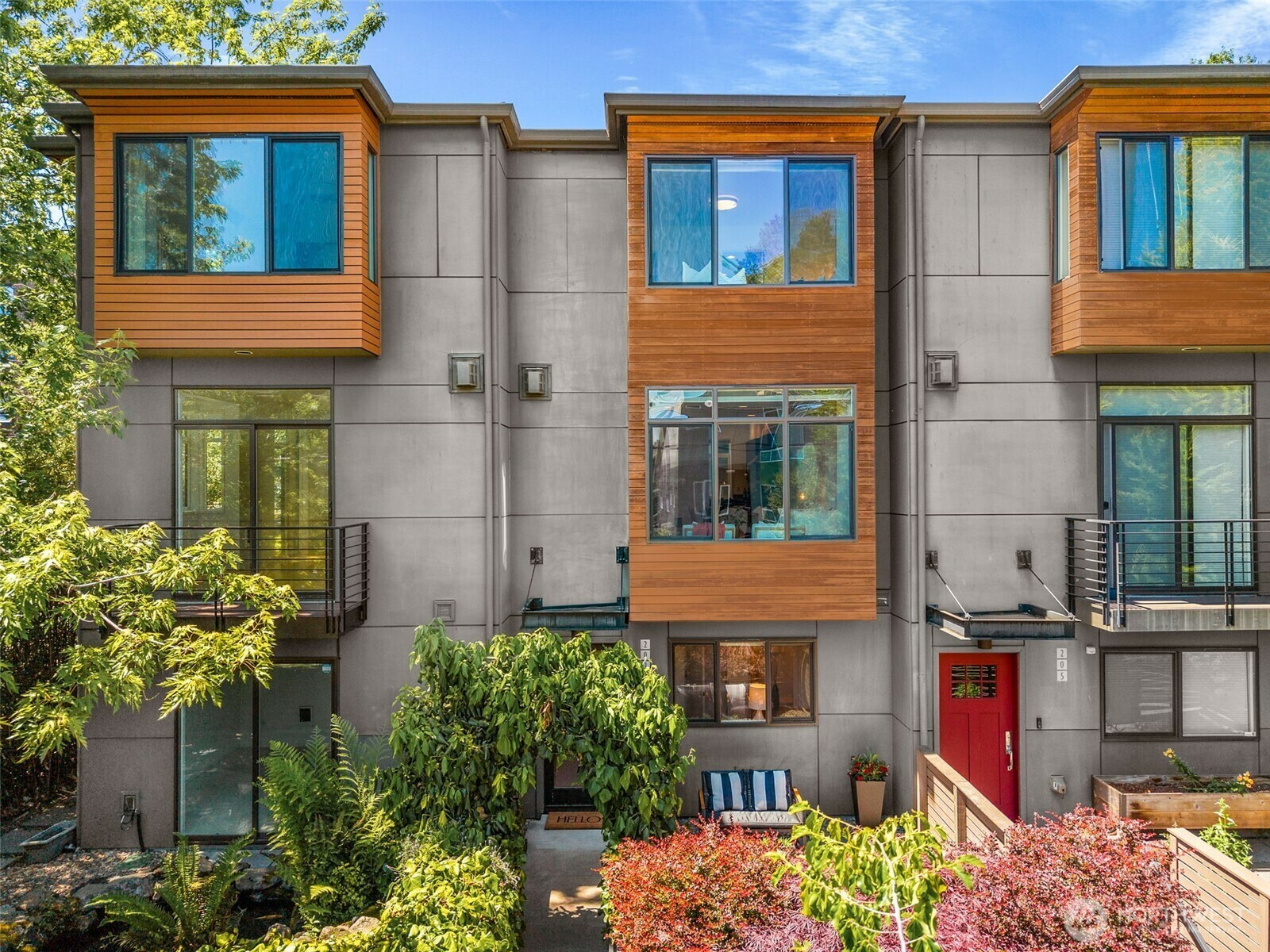 Property Photo: 203 20th Avenue E WA 98112