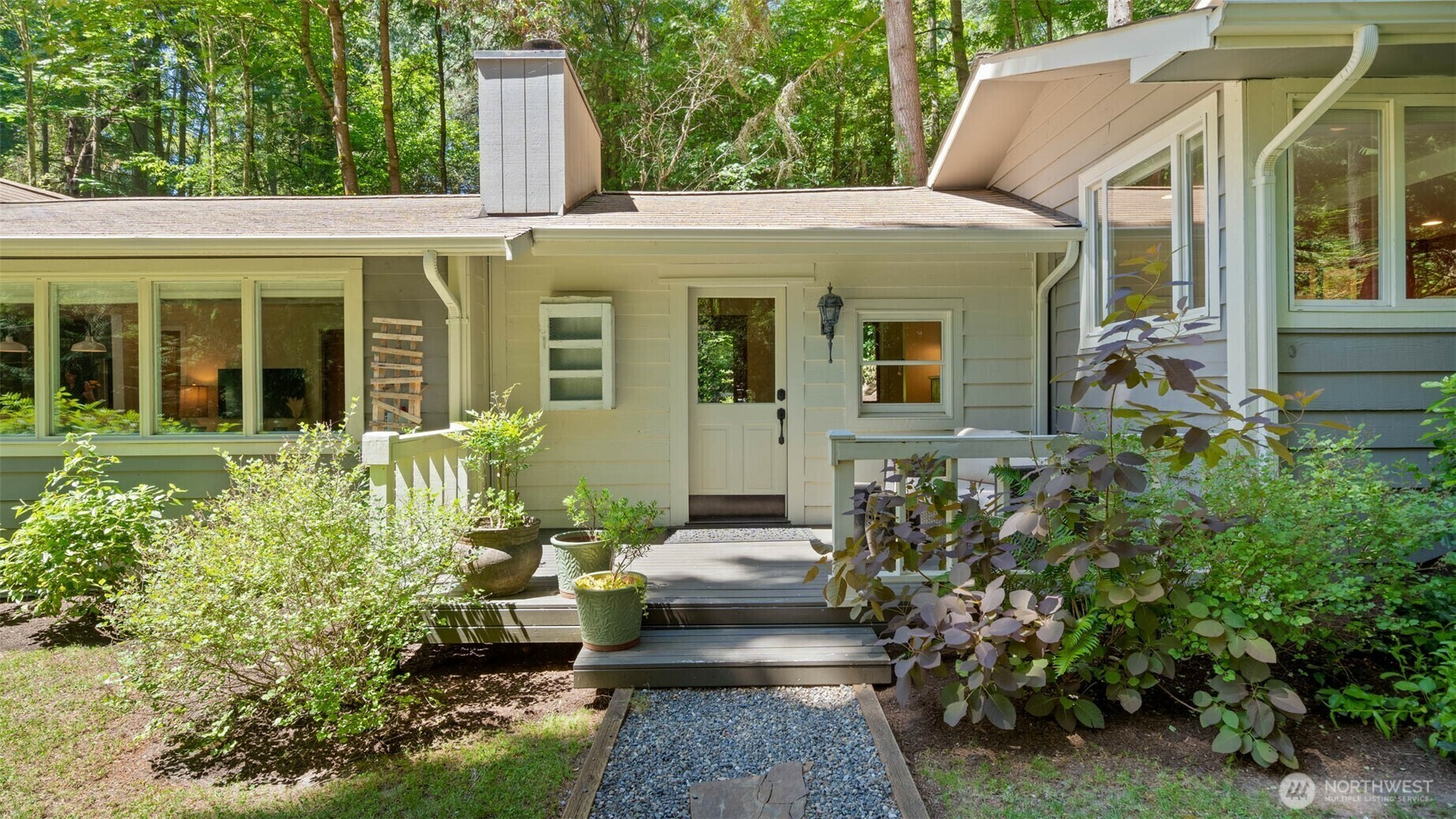 Property Photo: 4657 Island Avenue NE WA 98110