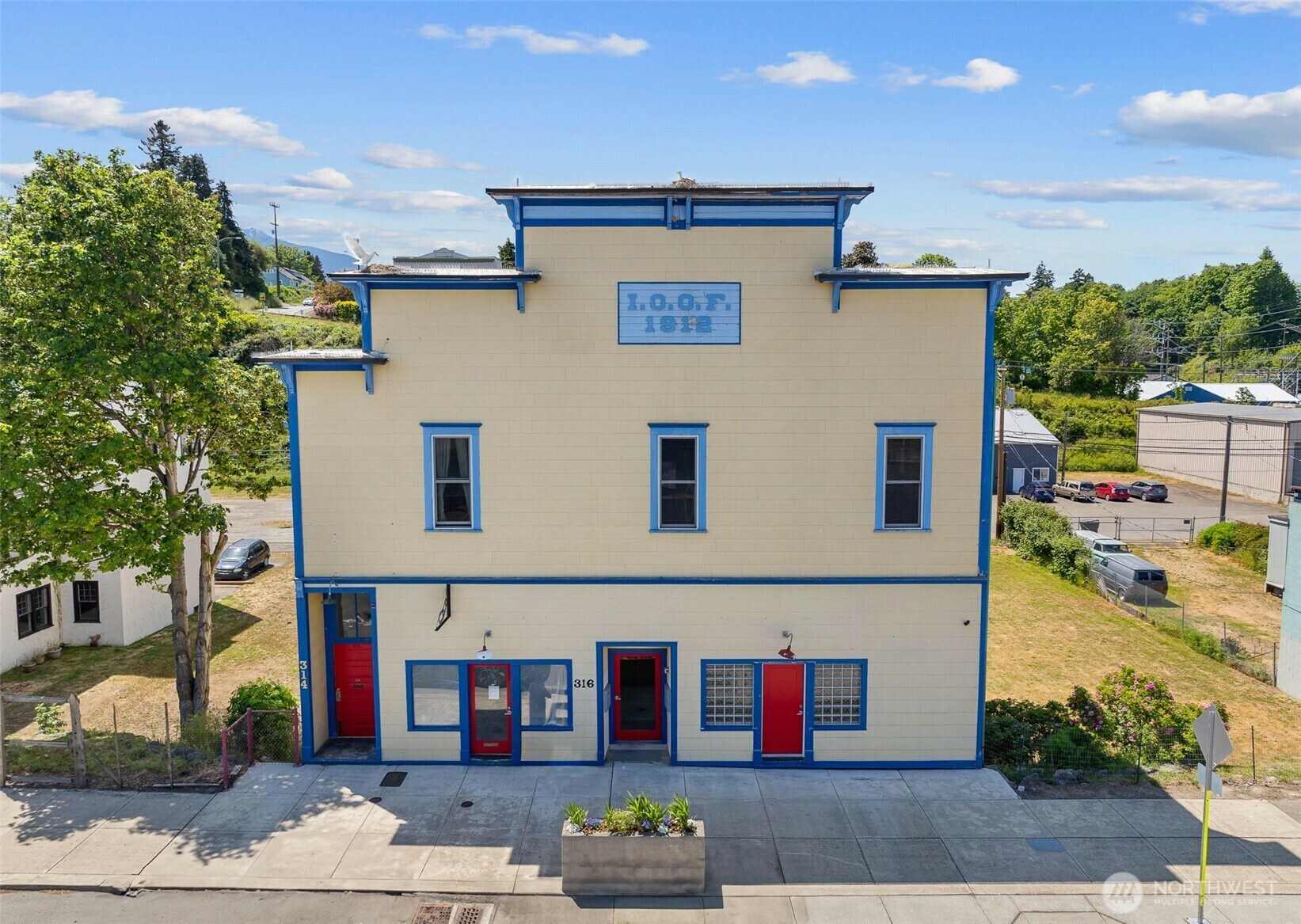 Property Photo: 314 W First Street WA 98362