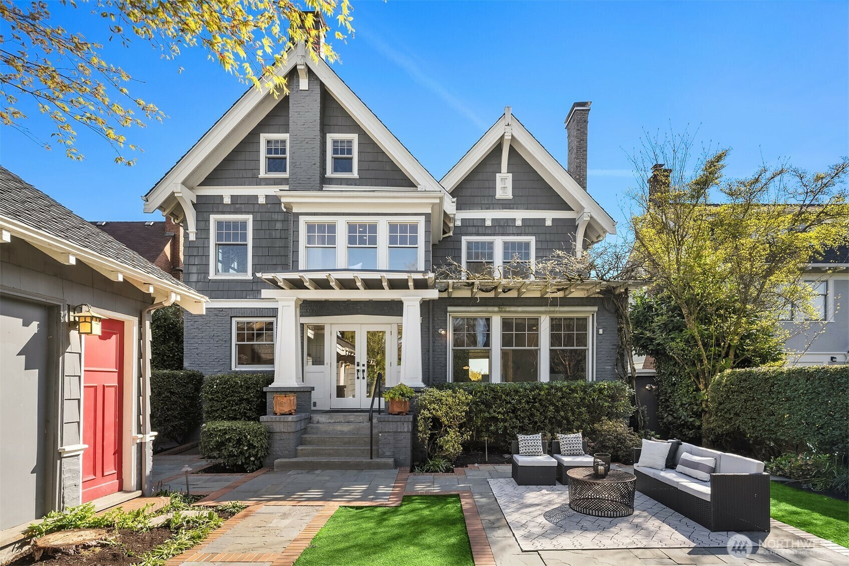Property Photo: 2647 Cascadia Avenue S WA 98144
