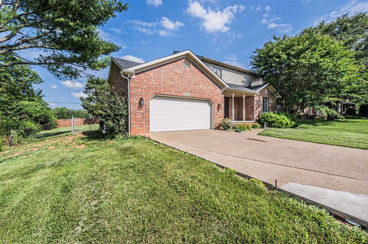 Property Photo: 2908 Carriage Hill Drive KY 42104