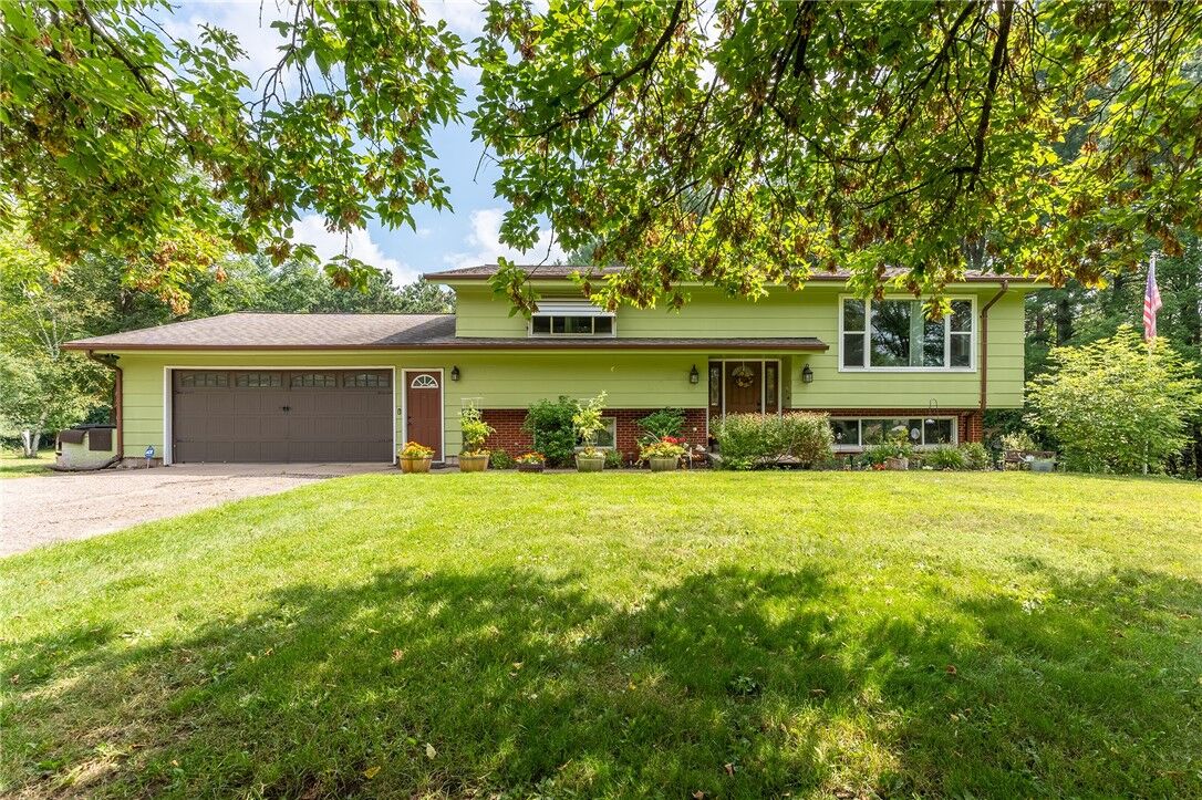 Property Photo:  N8914 County Road M  WI 54730 