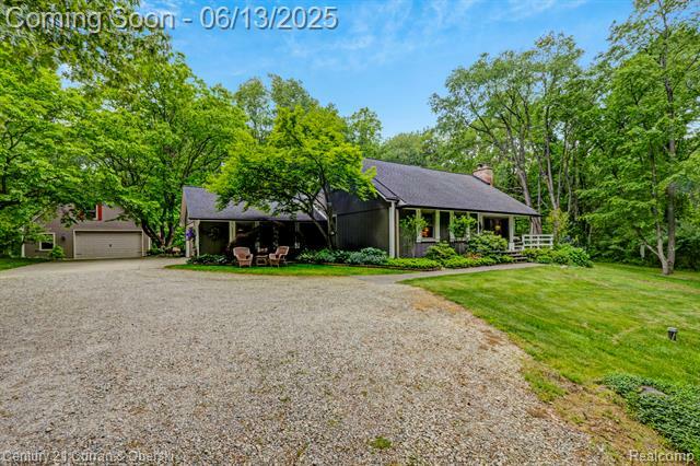Property Photo: 2886 Lorien Drive MI 48381