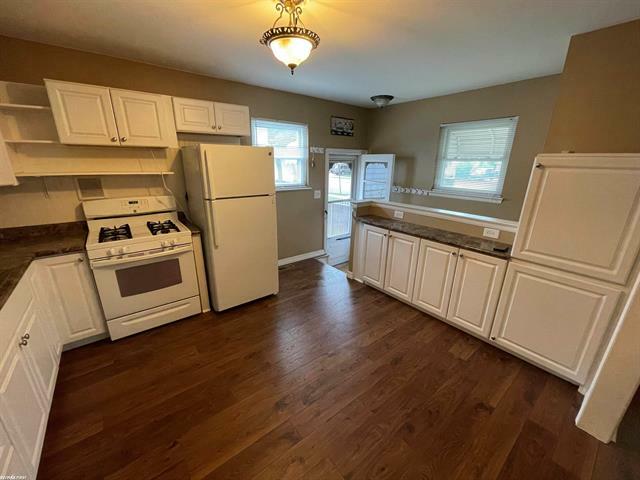 Property Photo: 1420 Champaign Road MI 48146