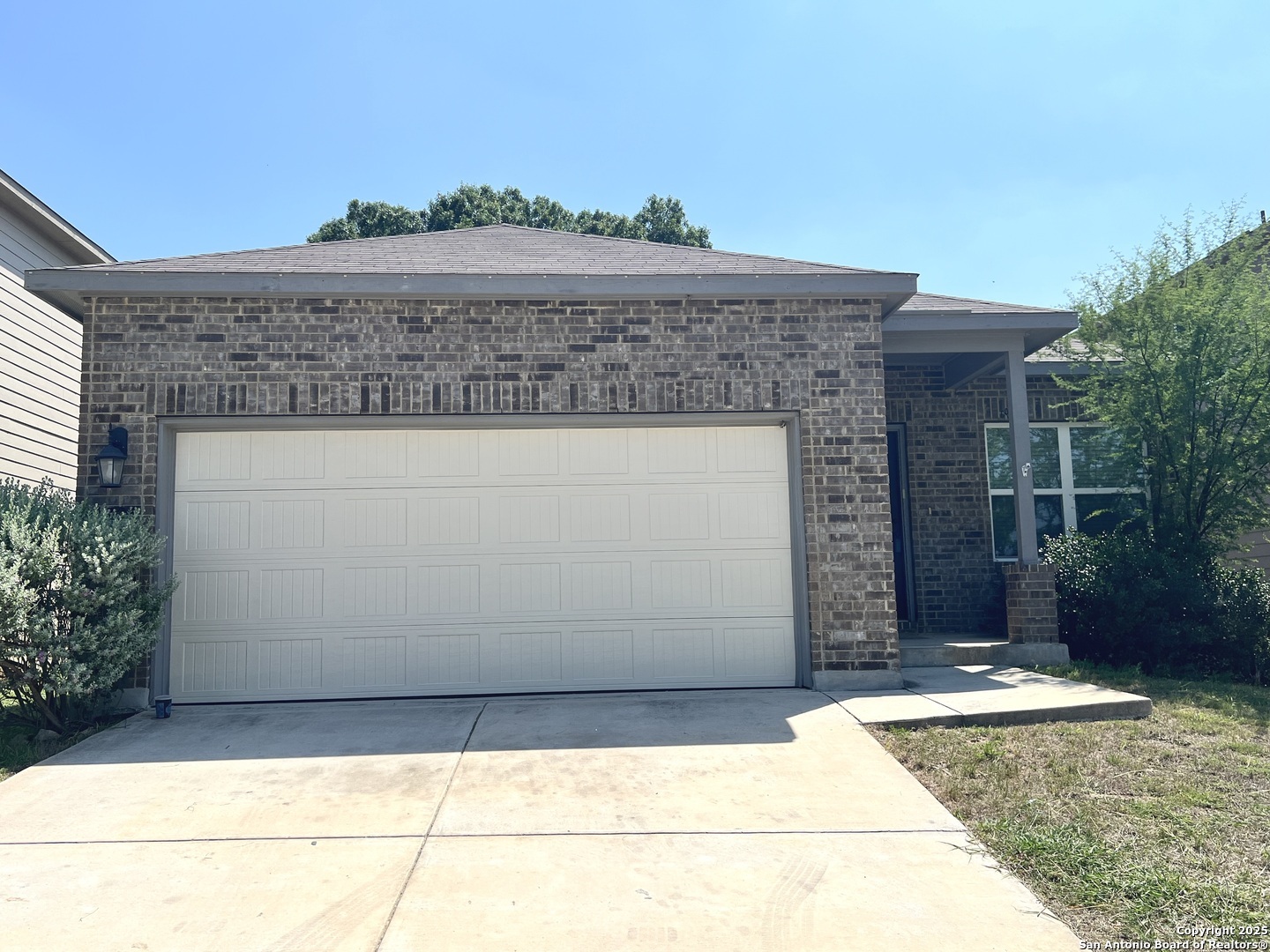 Property Photo: 9725 Sandy Ridge TX 78239