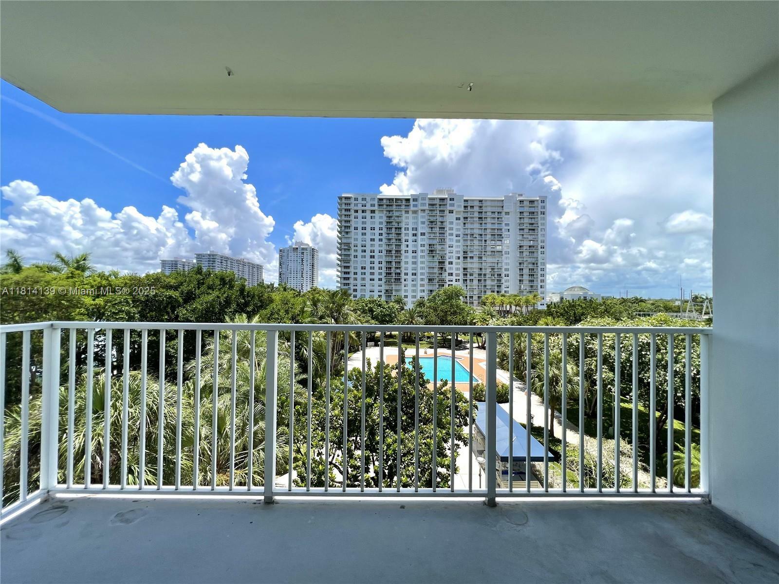 Property Photo: 2851 NE 183rd St 414E FL 33160