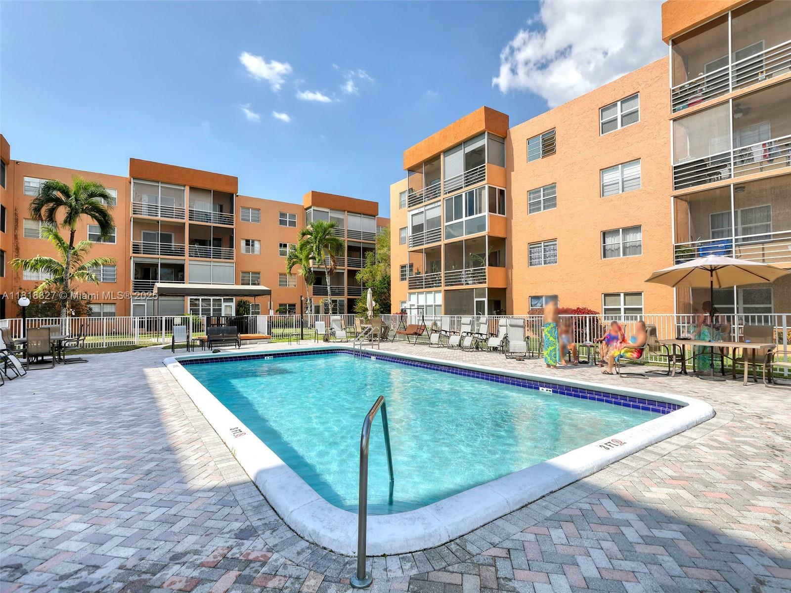 Property Photo: 3048 E Sunrise Lakes Dr 319 FL 33322
