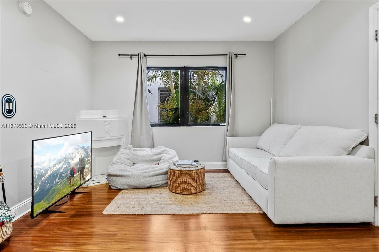 Property Photo: 750 Jefferson Ave 14 FL 33139