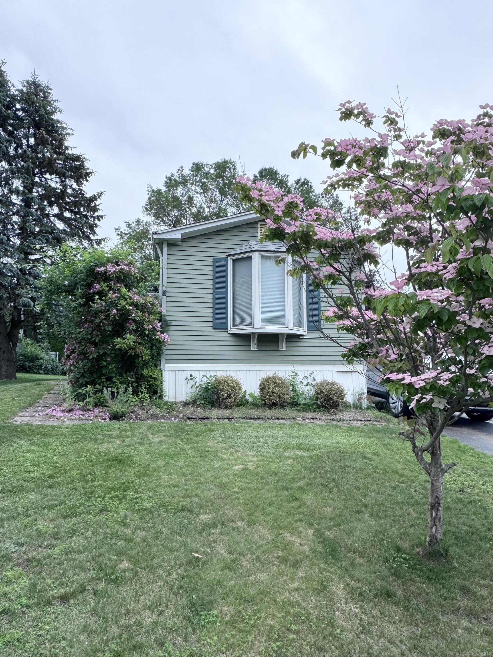 Property Photo: 3 Stonewood Terrace CT 06066