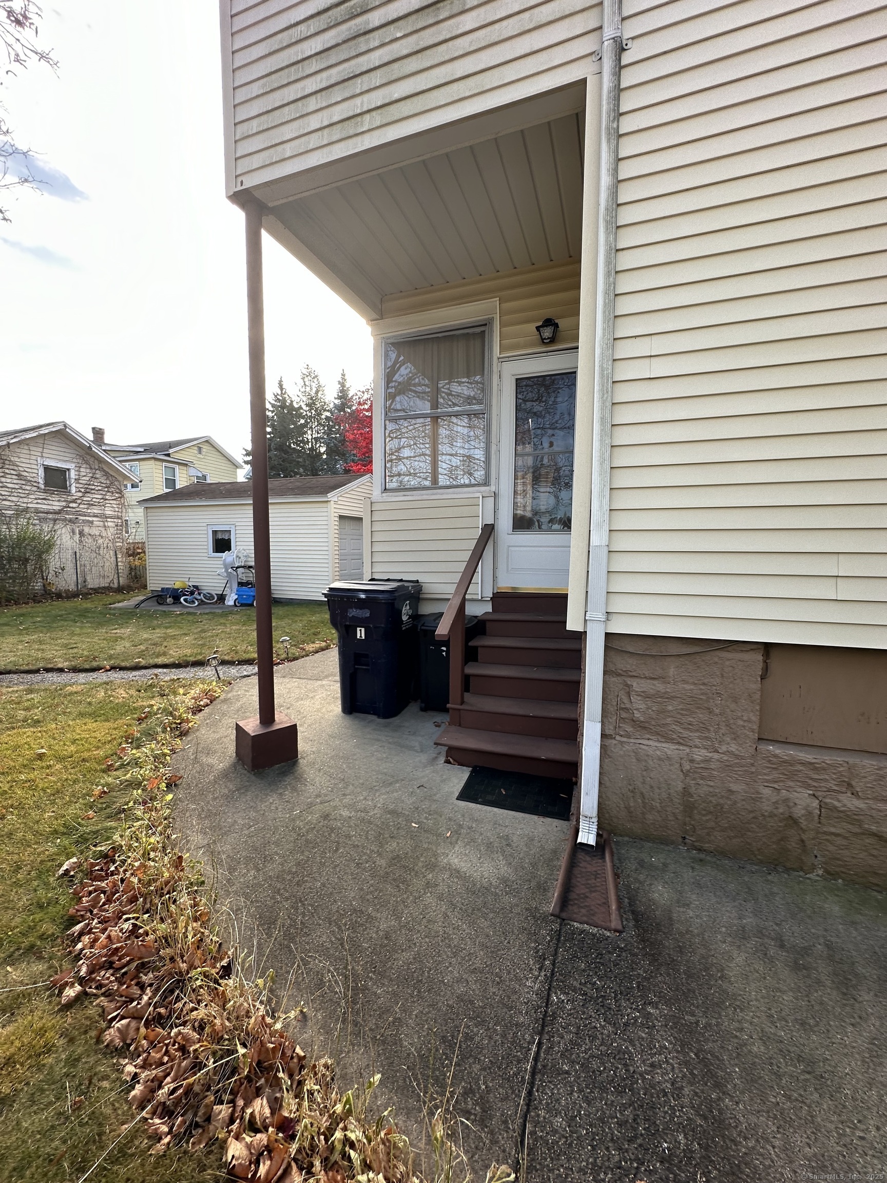 Property Photo: 18 New Street CT 06401