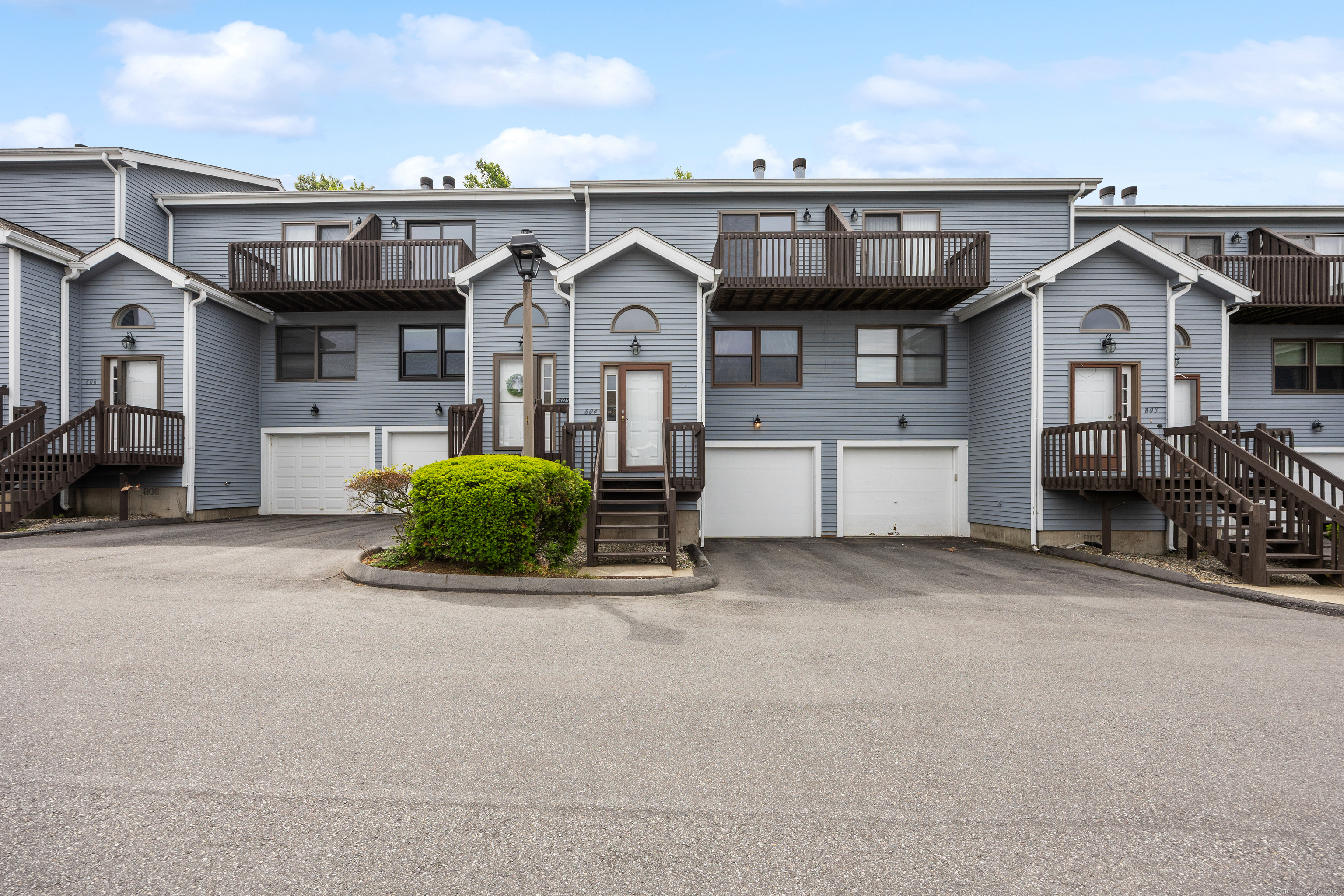 Property Photo: 804 Lake Vista Drive 804 CT 06424