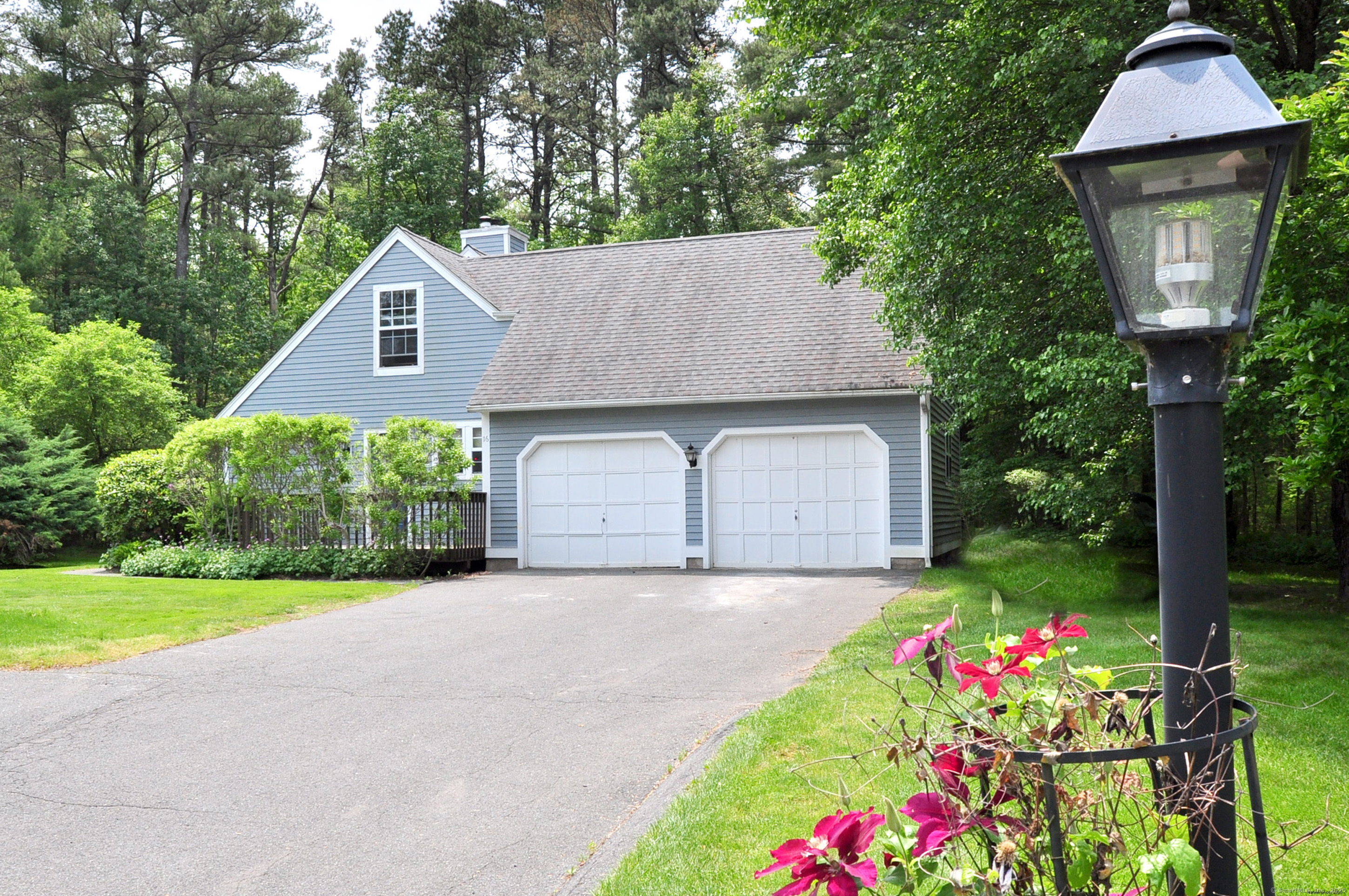 Property Photo: 16 Whytewood Lane 16 CT 06035