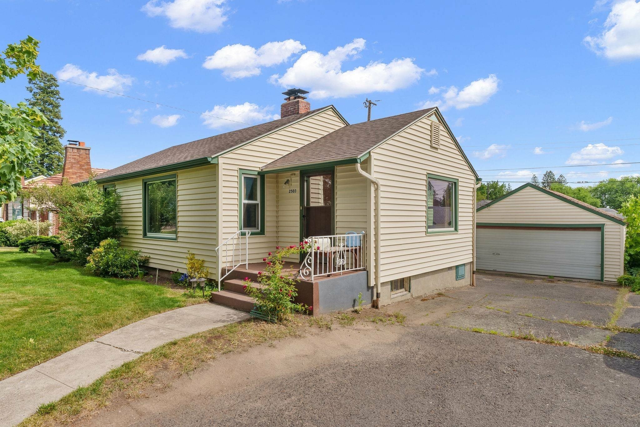 Property Photo: 2503 W Upton Ave WA 99205