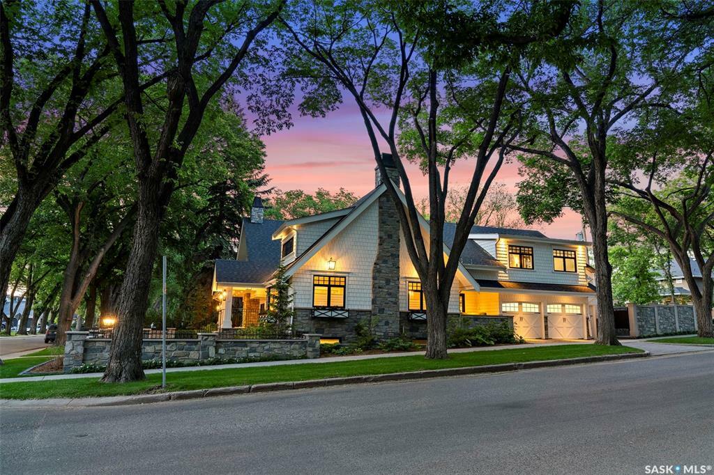Property Photo: 334 Saskatchewan Crescent W SK S7M 0A4