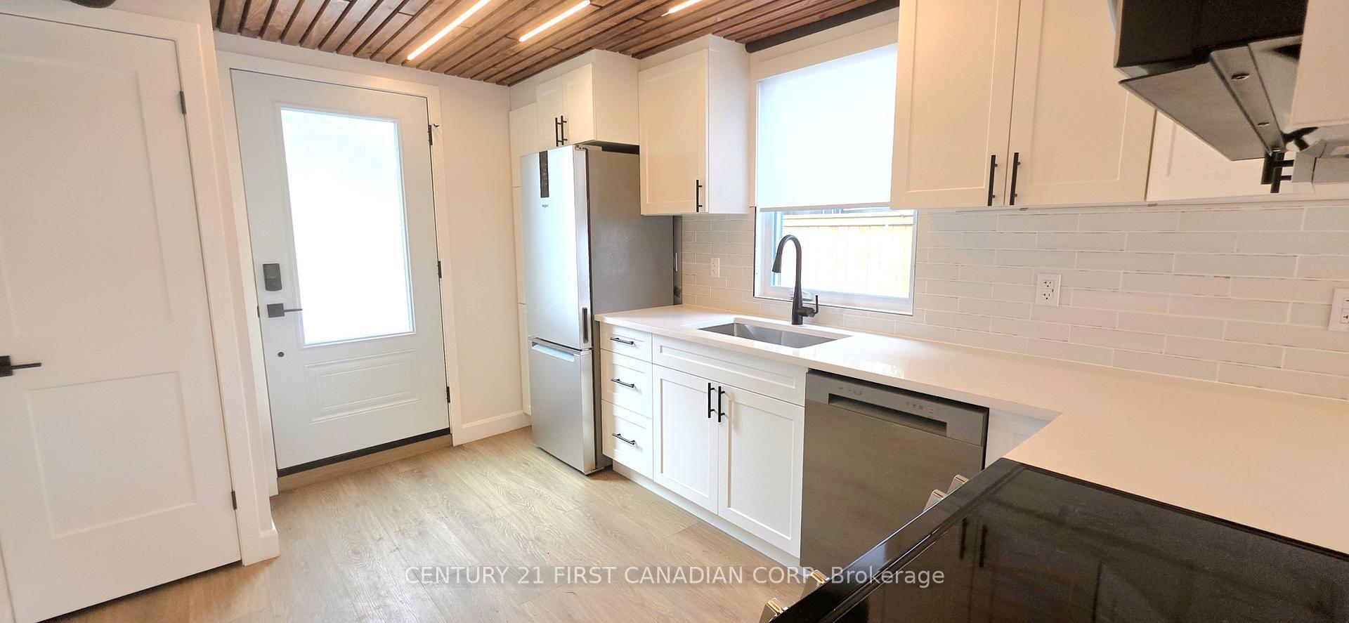 Property Photo: 857 Dundas Street 4 ON N5W 2Z8