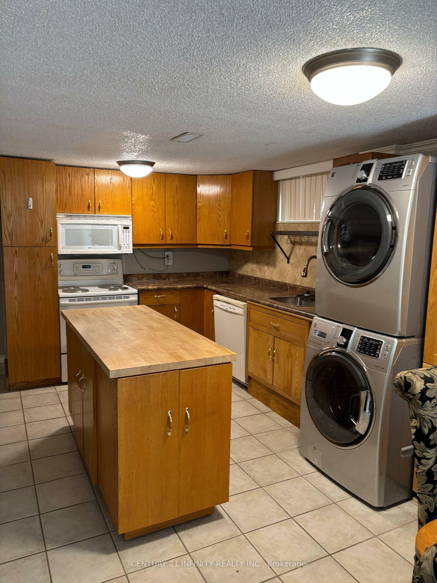 Property Photo: 375 Fairlawn Street ON L1J 4R2