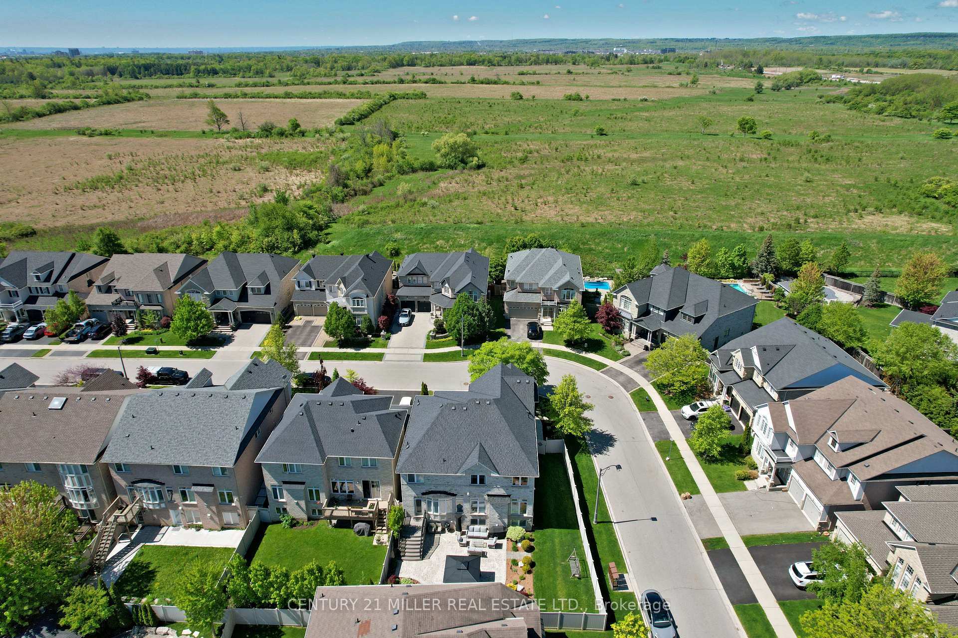 Photo de la propriété:  3298 Liptay Avenue  ON L6M 0N1 