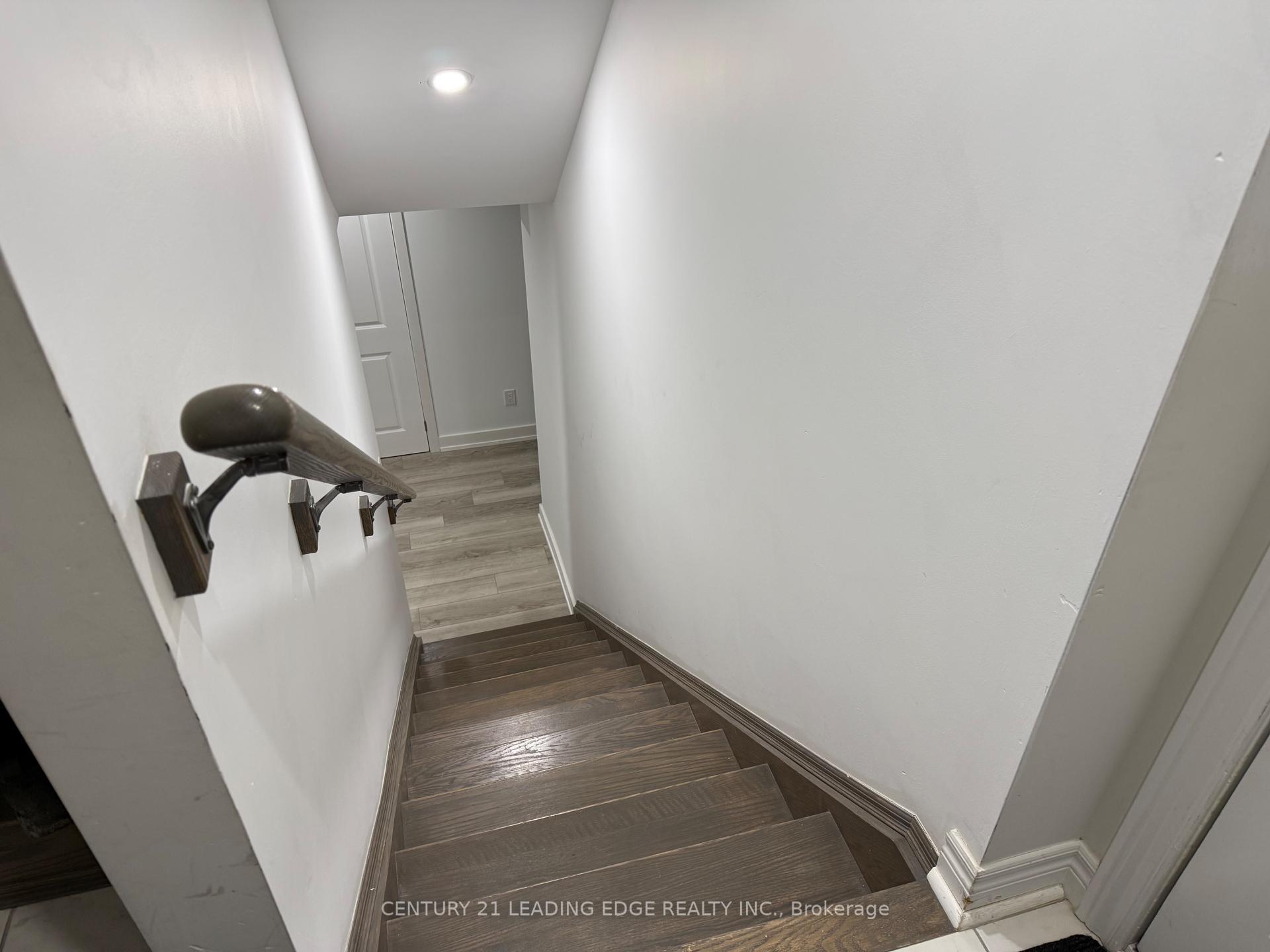Photo de la propriété: 26 Buttonleaf Crescent Bsmt ON L4A 4P5