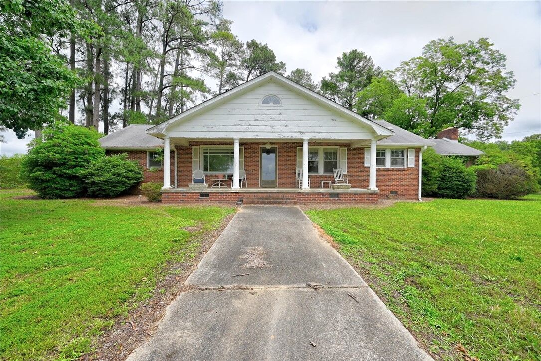 Property Photo:  1411 Trail Road  SC 29627 