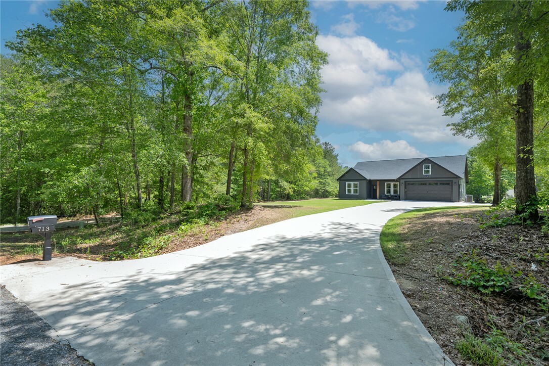 Property Photo: 713 Bradley Dill Road SC 29322