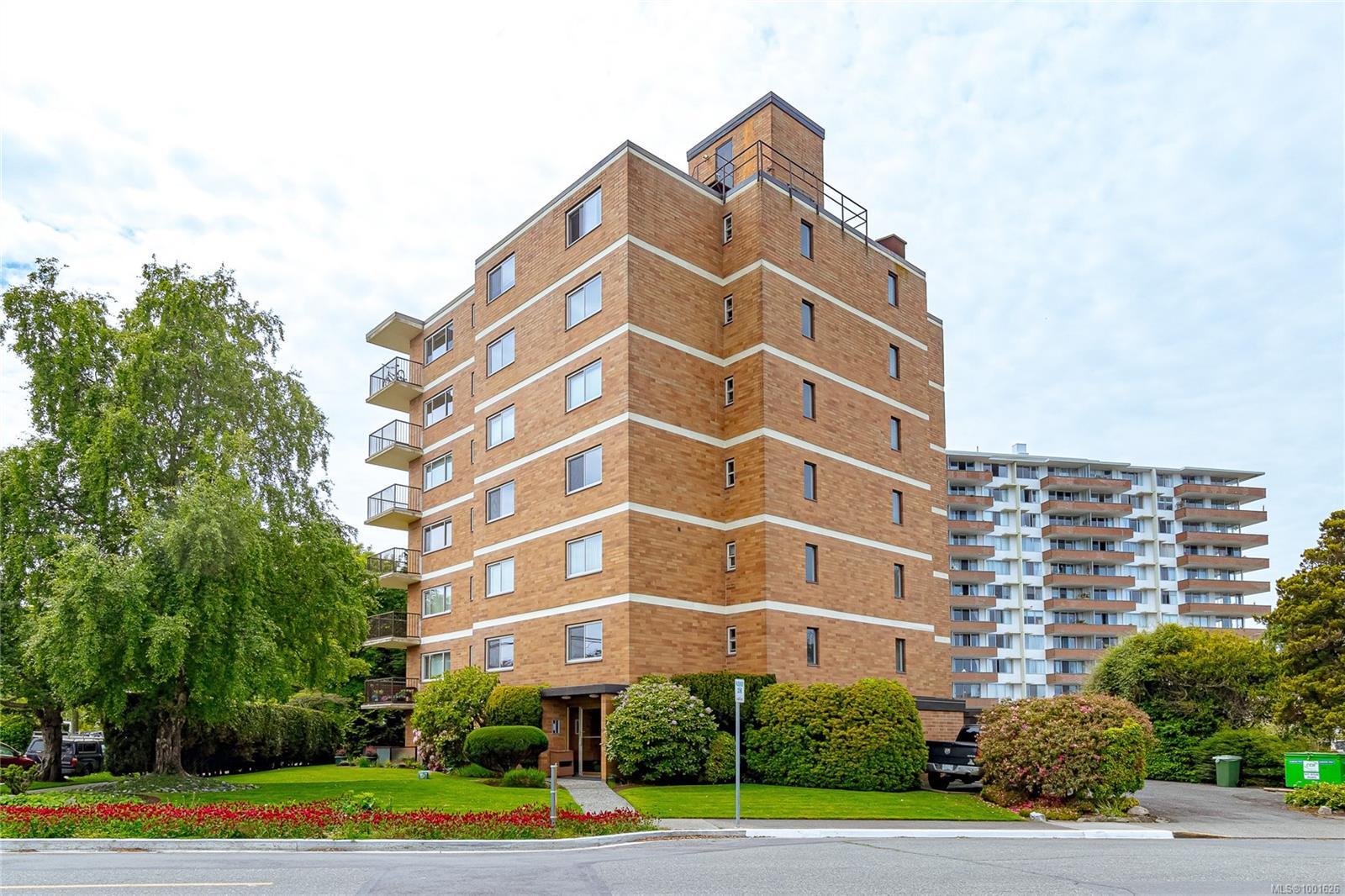 Property Photo: 36 South Turner St 601 BC V8V 2J6