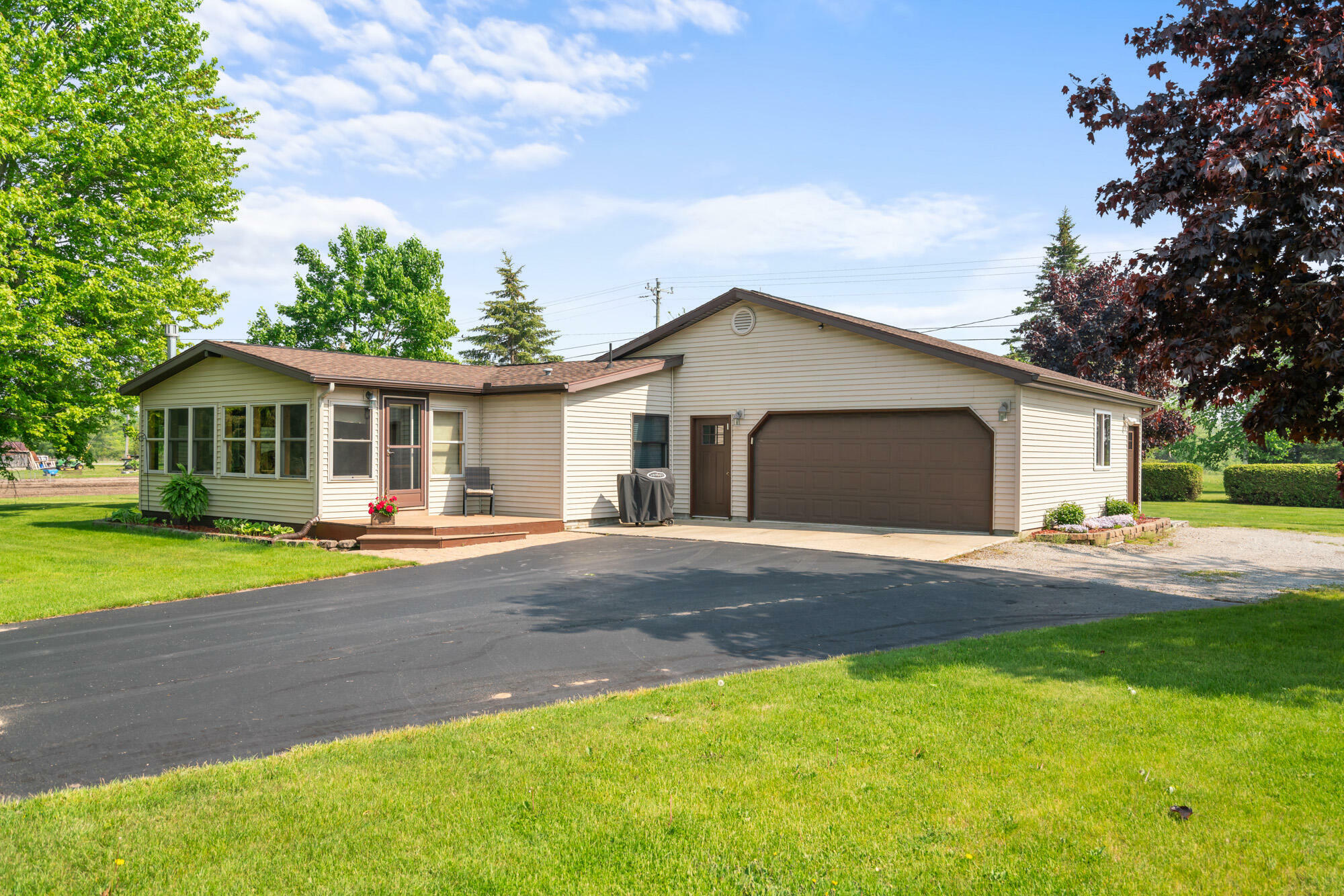 Property Photo:  77 W Vfw Road  MI 49721 