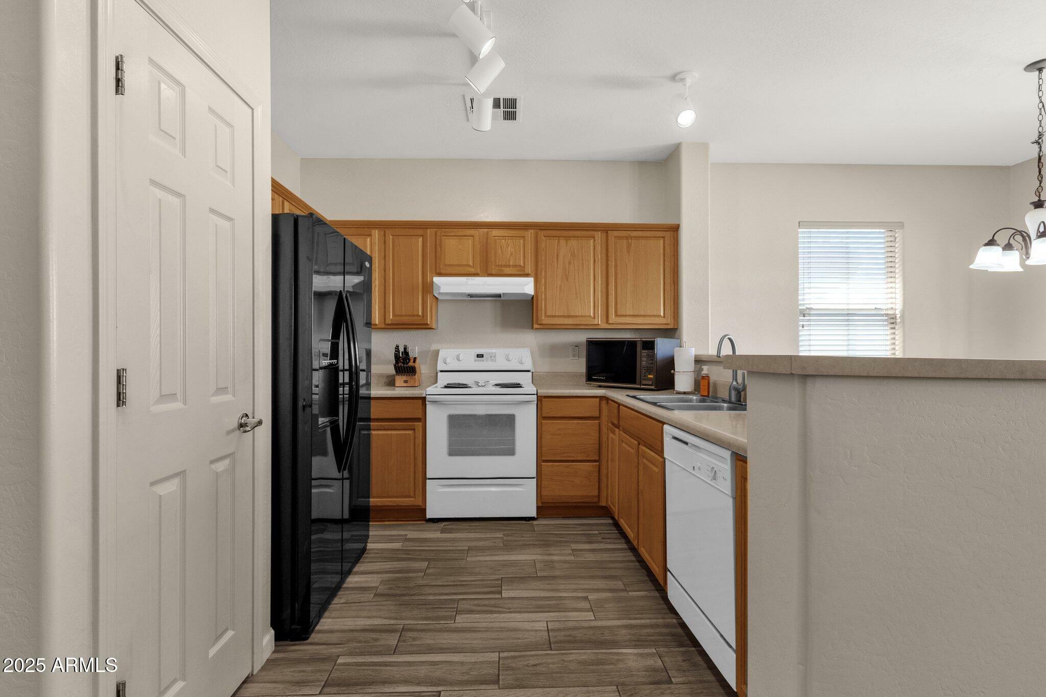 Property Photo: 1960 S Falcon Drive AZ 85295