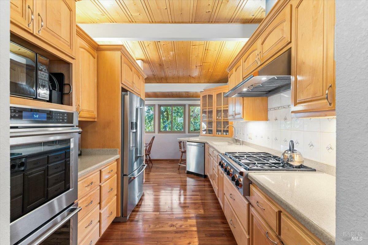 Property Photo: 2137 Hyland Court CA 95404