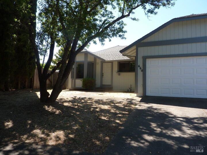 Property Photo: 660 Tahoe Court CA 95482