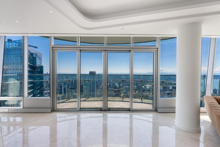 Property Photo: 1151 W Georgia Street Ph3 BC V6E 0B3